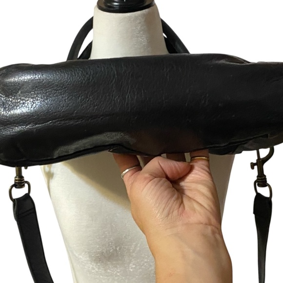 Liebeskind distressed leather shoulder bag/crossbody bag - Picture 5 of 16